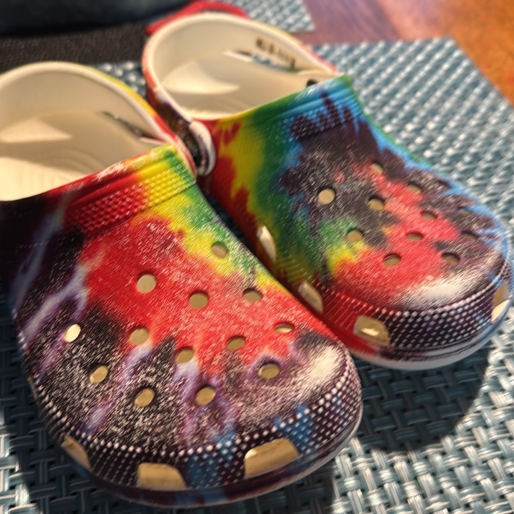 Crocs Classic Tie Dye Graphic Clogs Shoes Men Size 4, Women Size 6 - Picture 7 of 7